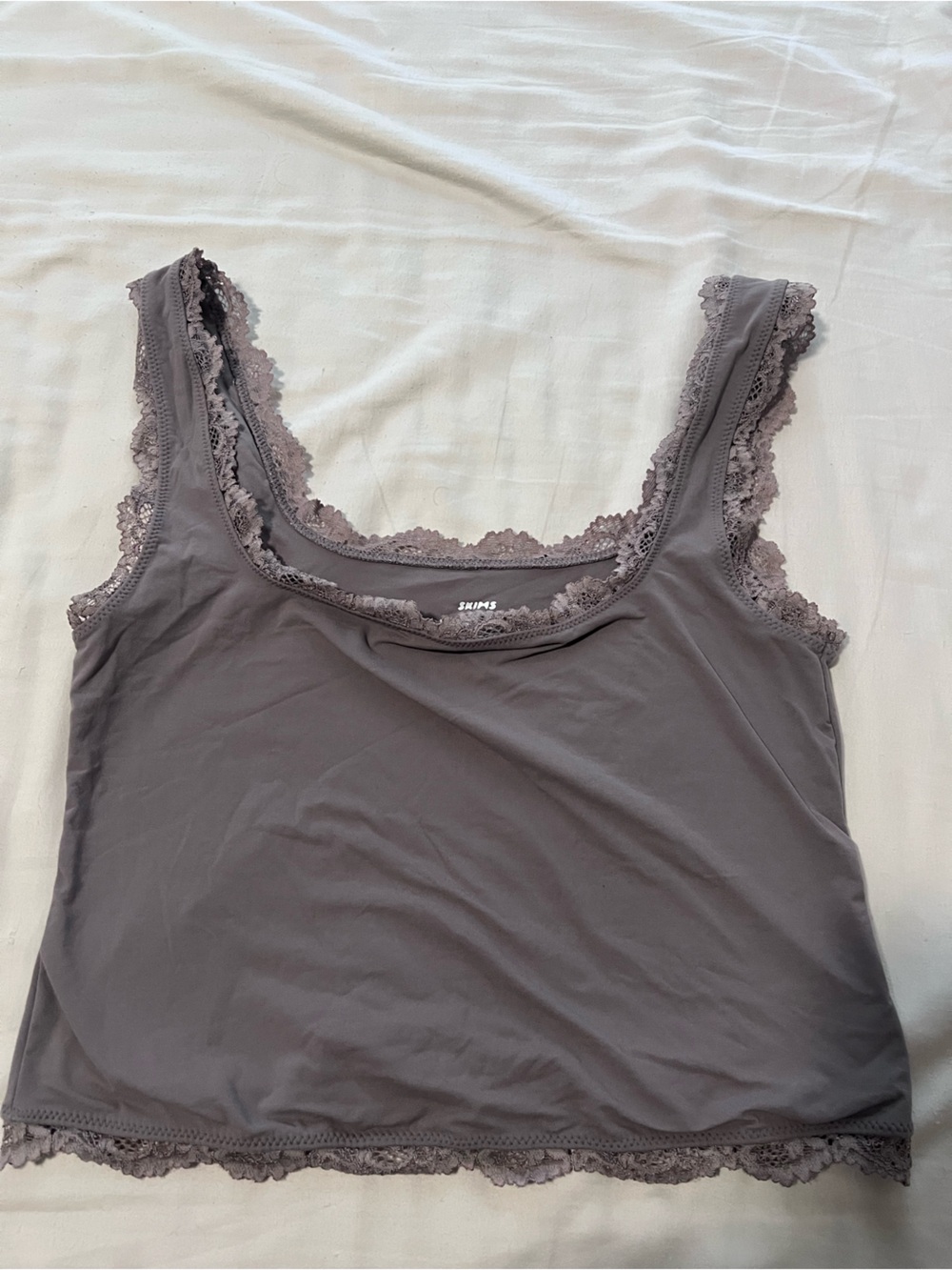 SKIMS Lace-Trim fits everybody Tank - Gray